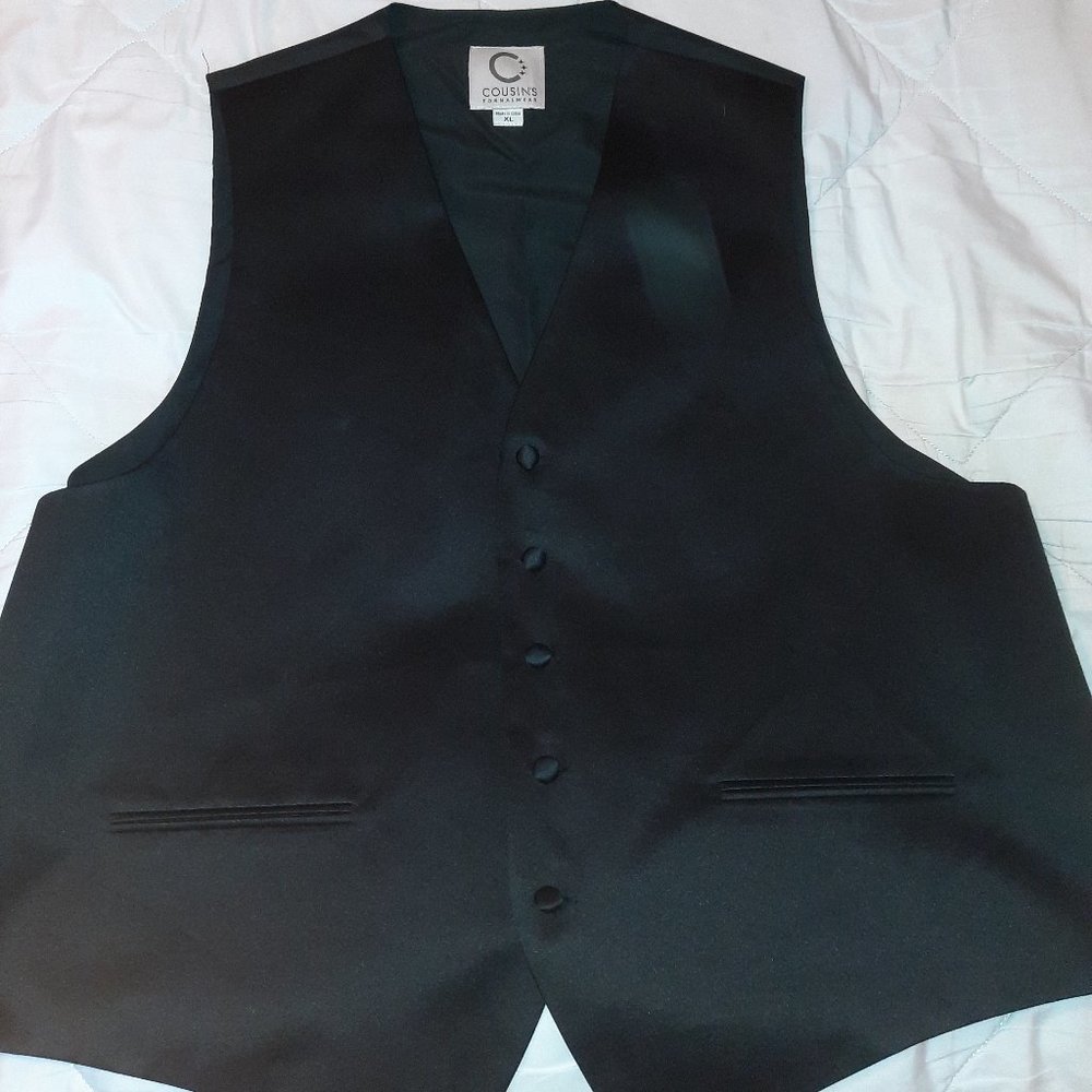 Cousins Formalwear, Size XL, Black